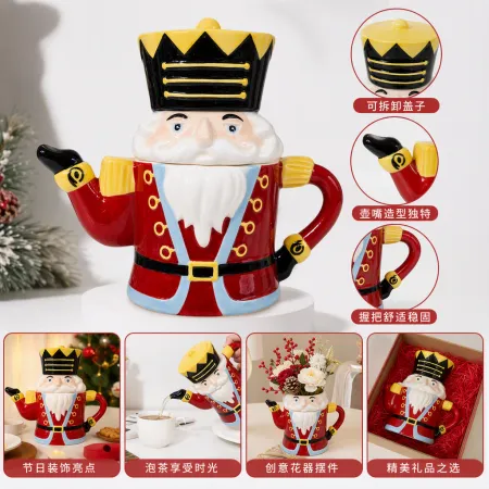 Creative red soldier-shaped ceramic teapot, simple and fashionable household tea-making utensils, as a gift Creative red soldier-shaped ceramic teapot, simple and fashionable household tea-making utensils, as a gift